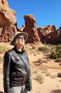 Liza imitating the Mo'ai