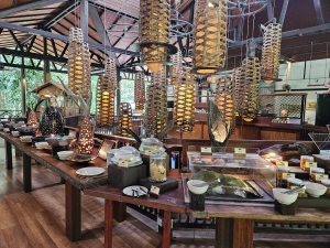 Borneo Rainforest Lodge dining room
