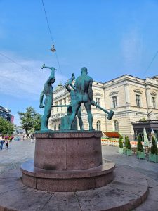 Three Blacksmiths statue, Helsinki