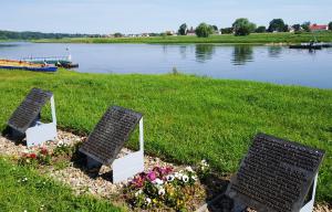 Monument to meeting of the Red and US Armies in 1945, Strehla