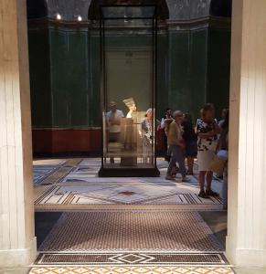 Bust of Nefertiti, Pergamon Museum, Berlin