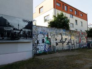 Berlin Wall Memorial Walk