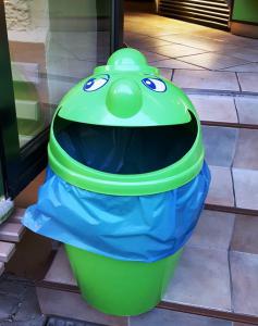 Creepy trashcan