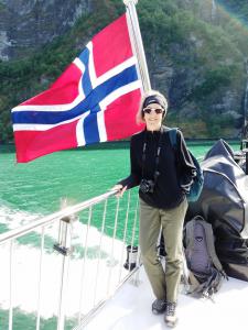 Cruising the Nærøyfjord 