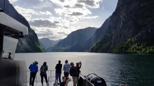 Cruising the Nærøyfjord 