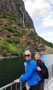 Cruising the Nærøyfjord 