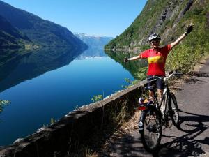 Cycling along the Ulvikfjord