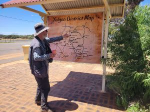 Guide Frank with an area map